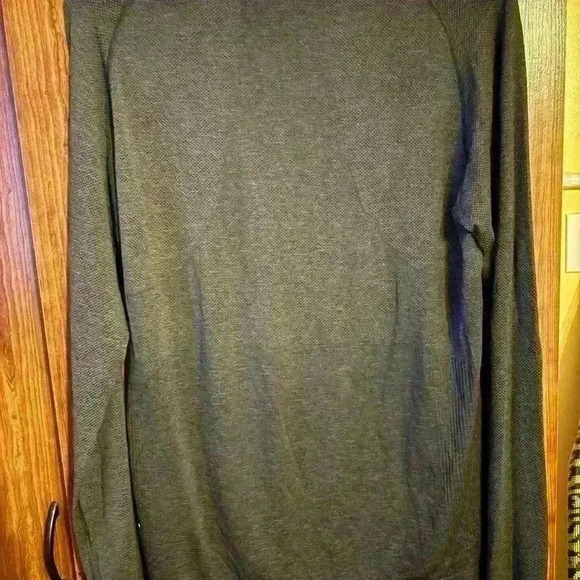 SOLD!!!! BULK  LULULEMON SHIRTS men’s shirts Med  & Large sizes. - Picture 5 of 15